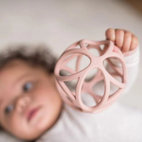 Balle de préhension rose – Little Dutch