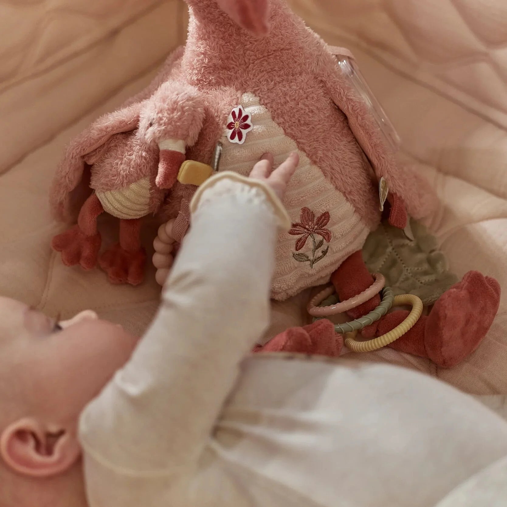 Peluche d’activités Flamant rose – Safari Friends – Little Dutch