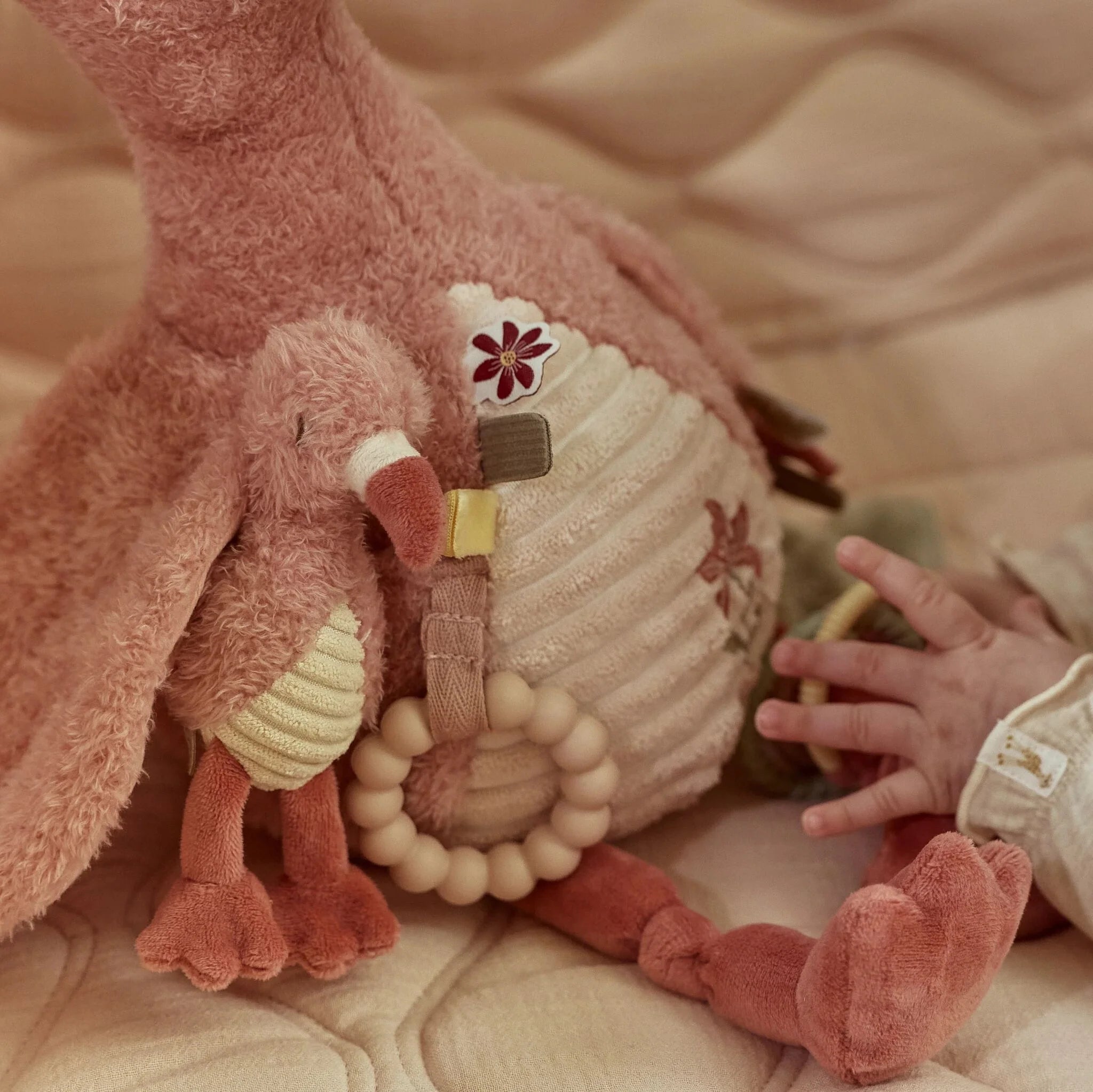 Peluche d’activités Flamant rose – Safari Friends – Little Dutch
