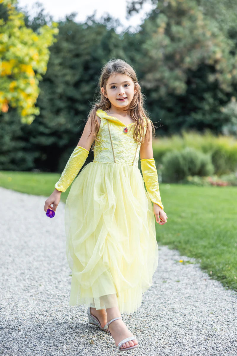 Robe de princesse jaune douce et veloutée avec porte-bras