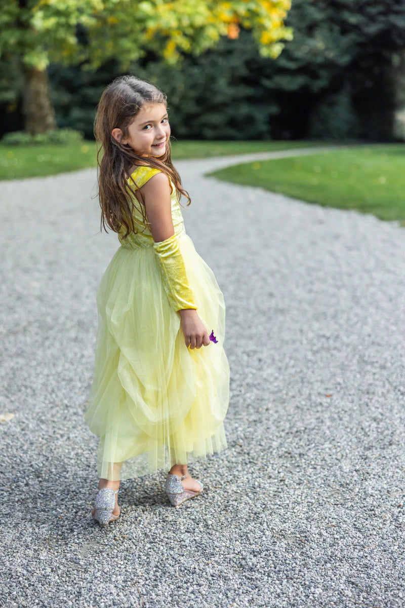 Robe de princesse jaune douce et veloutée avec porte-bras