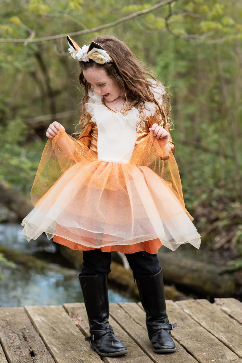 Robe en renard des bois avec coiffe